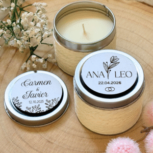 Vela aromática en latita con imán de madera personalizado